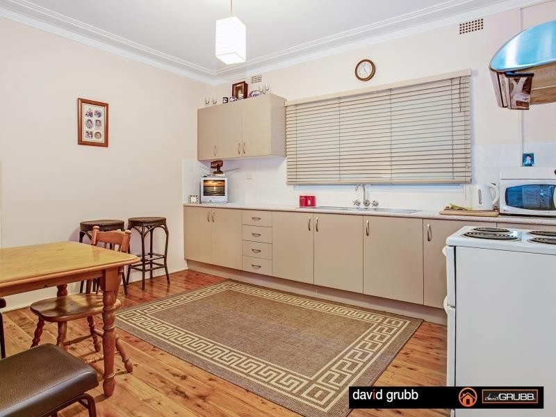 71 Heaslip St, Coniston NSW 2500