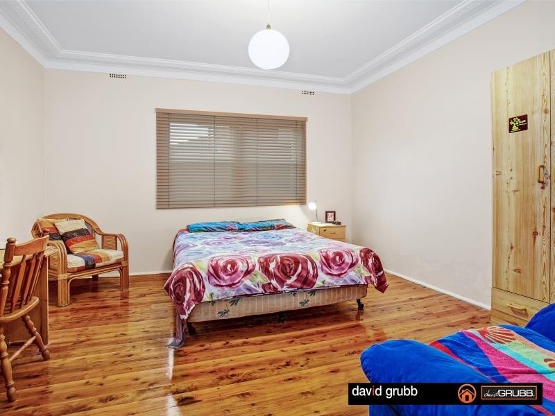 71 Heaslip St, Coniston NSW 2500
