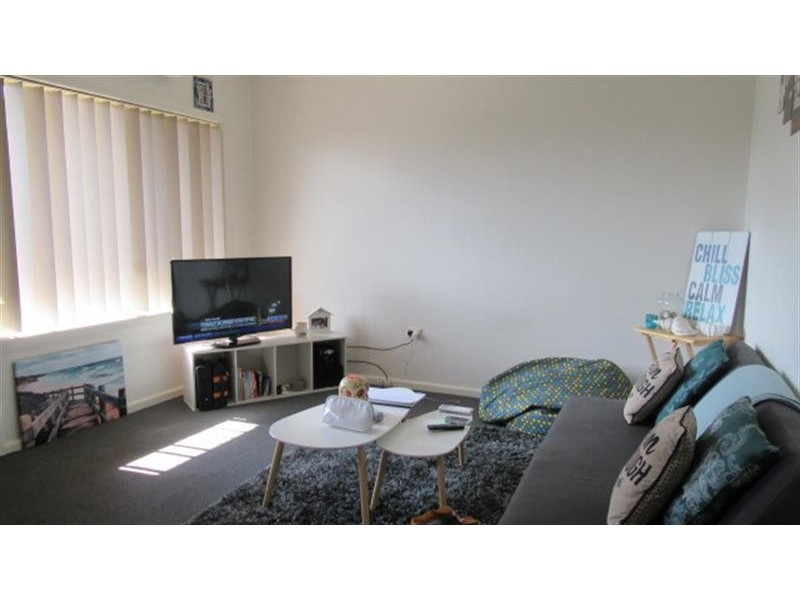 96 Heaslip St, Coniston NSW 2500