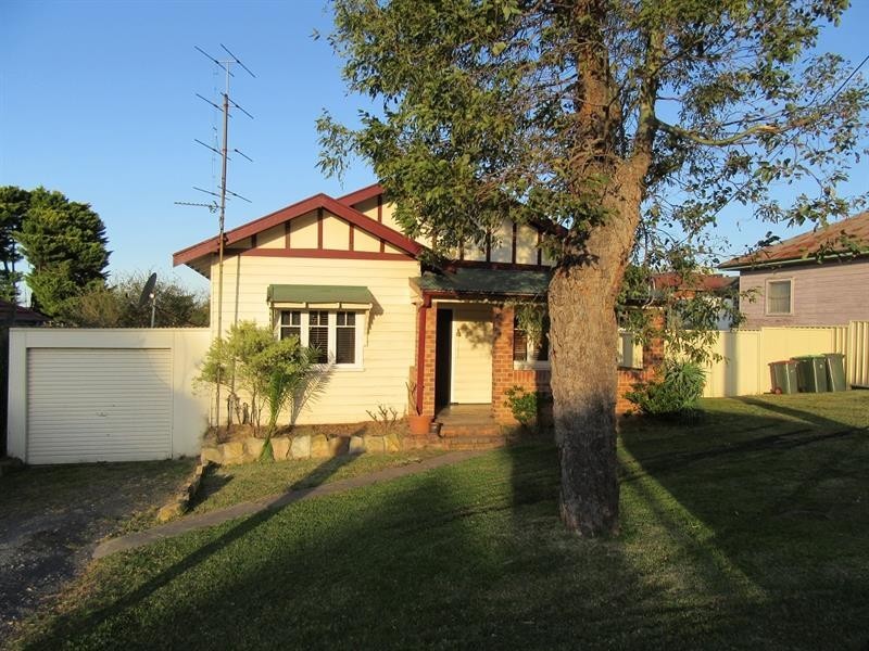 9 Hillcrest St, Wollongong NSW 2500