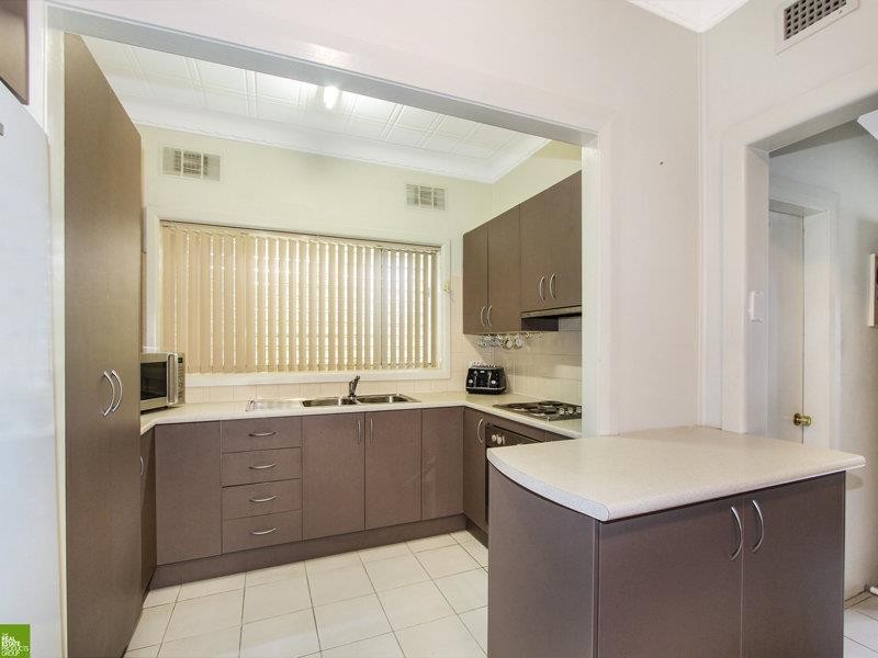 221 Princes Hwy, Albion Park Rail NSW 2527