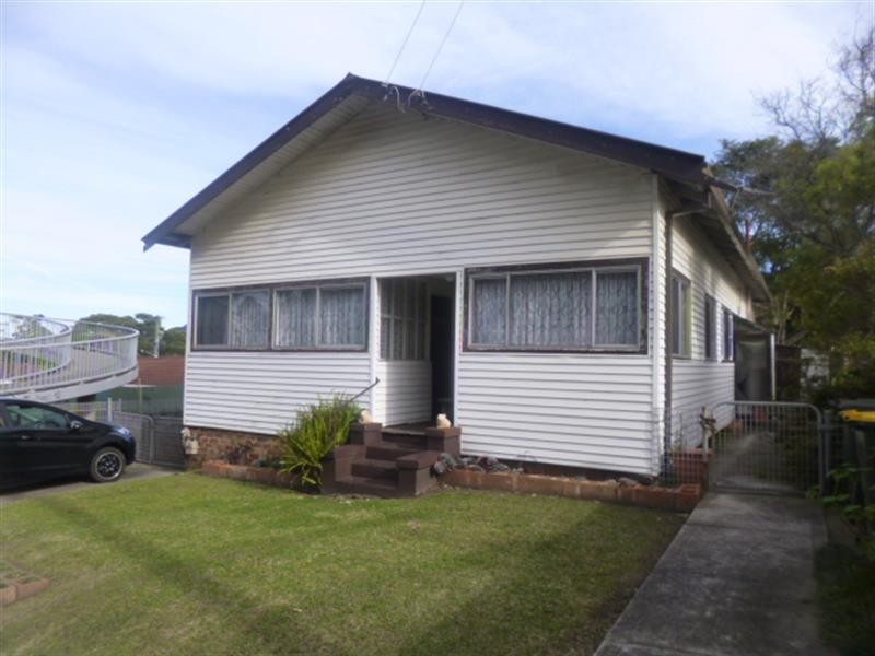 36 Cross St, Corrimal NSW 2518