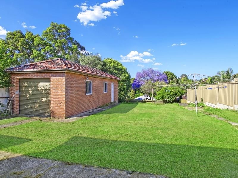 84 Mount Keira Rd, Mount Keira NSW 2500
