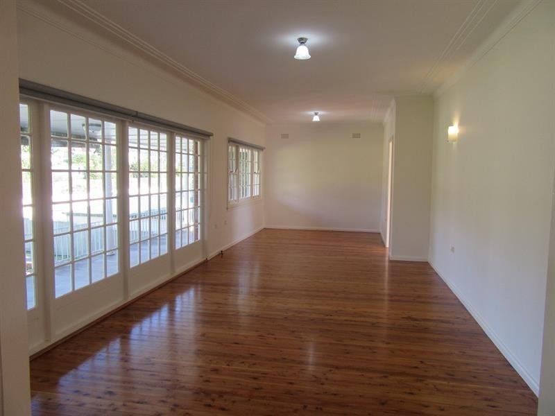 33 Thompson St, Woonona NSW 2517