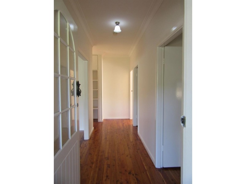 33 Thompson St, Woonona NSW 2517