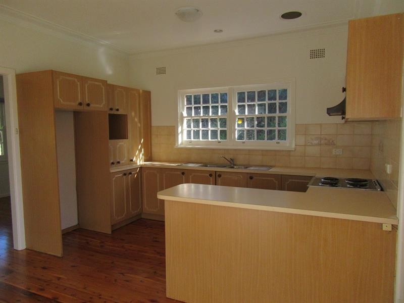 33 Thompson St, Woonona NSW 2517