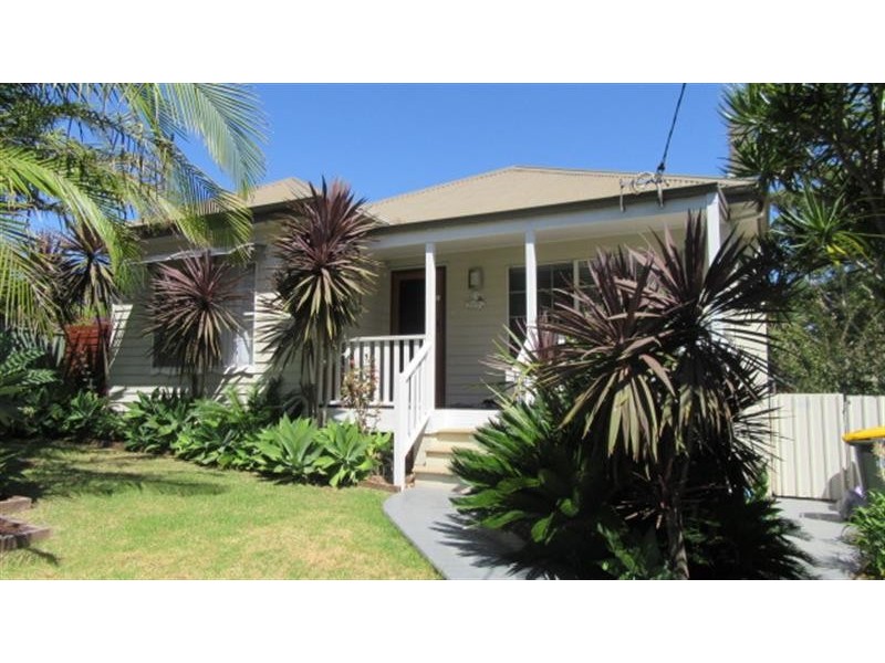 17 Fifth Ave, Port Kembla NSW 2505