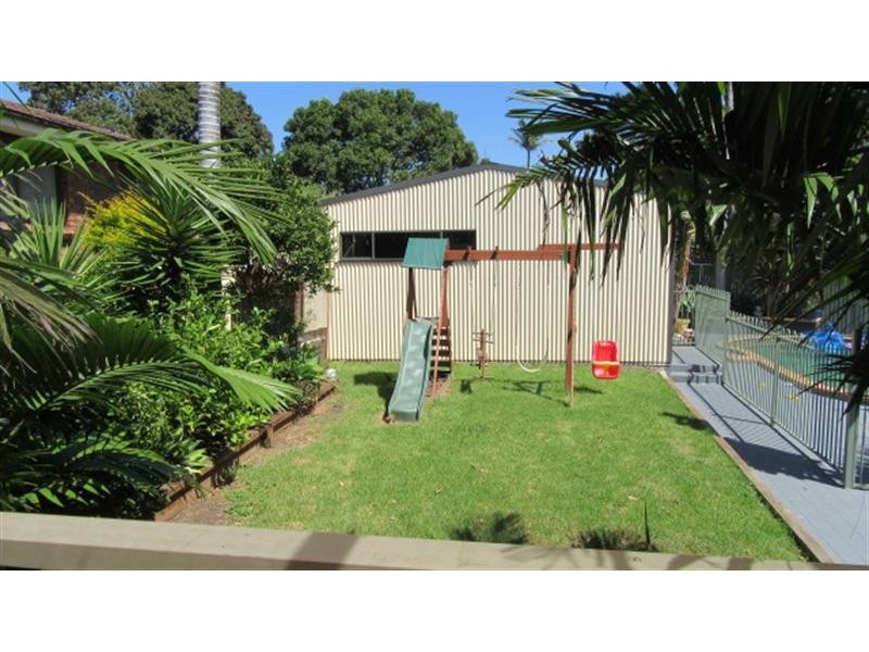 17 Fifth Ave, Port Kembla NSW 2505