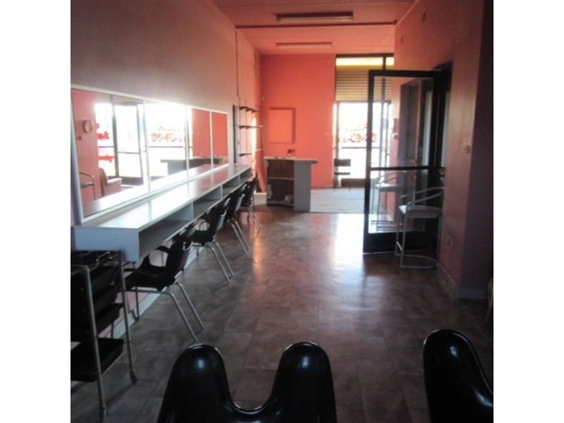 32 Queen St, Warilla NSW 2528