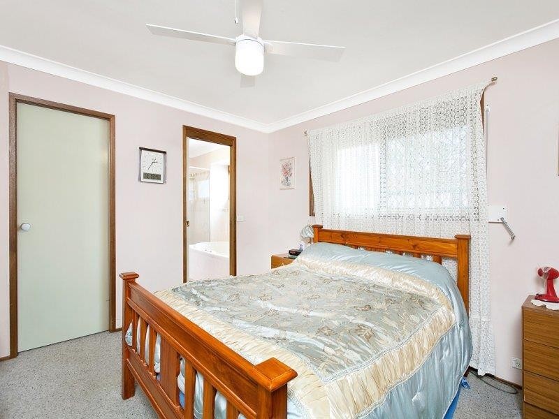 6 Durras Cl, Flinders NSW 2529