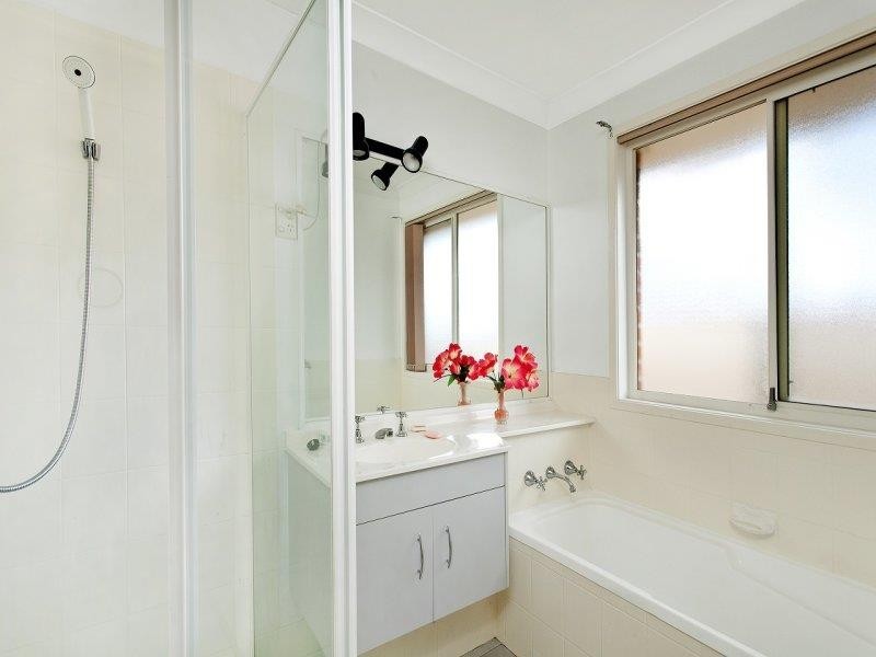 6 Durras Cl, Flinders NSW 2529
