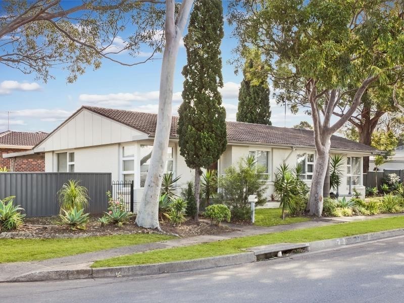 2 Maple St, Albion Park Rail NSW 2527