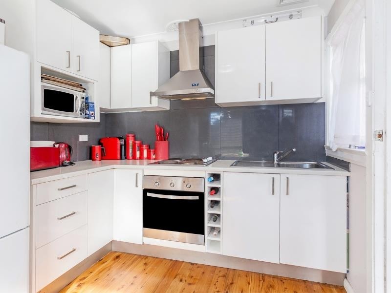2 Maple St, Albion Park Rail NSW 2527
