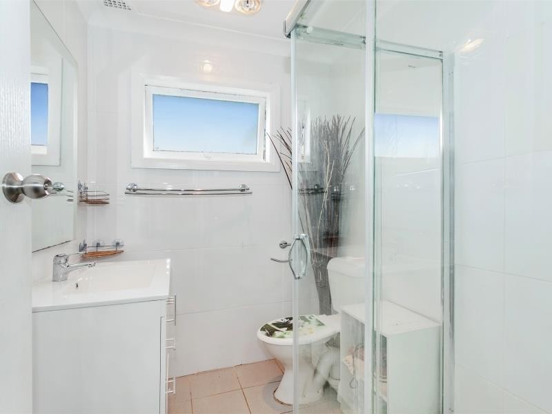 2 Maple St, Albion Park Rail NSW 2527
