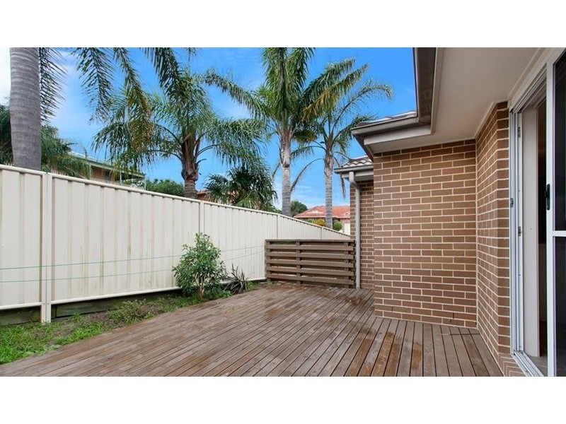 1 Coila Cl, Flinders NSW 2529