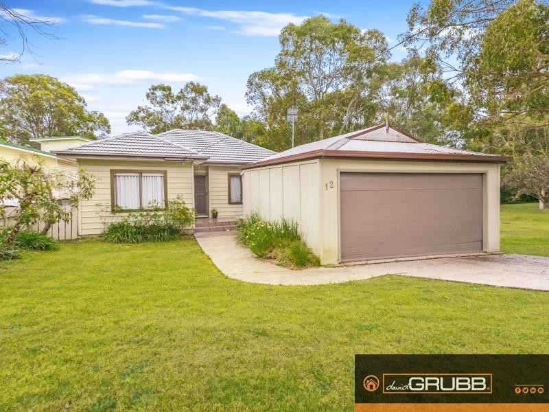 12 Cummins St, Unanderra NSW 2526