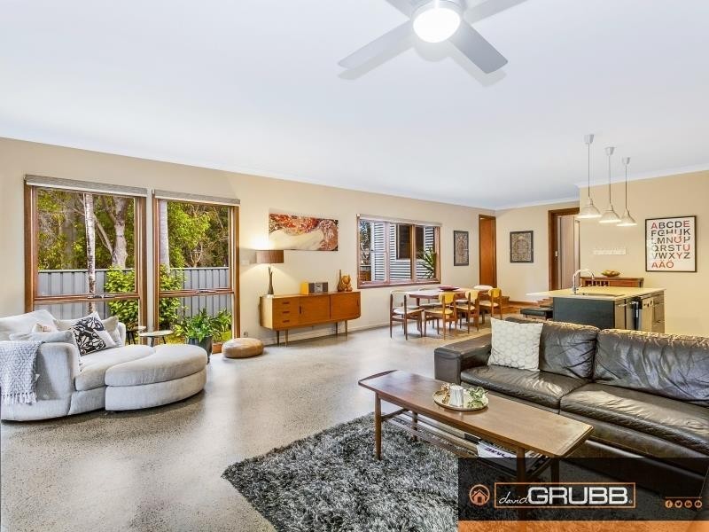 12 Cummins St, Unanderra NSW 2526