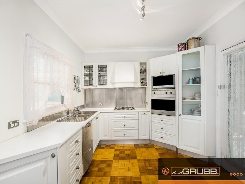 89 Heaslip St, Coniston NSW 2500