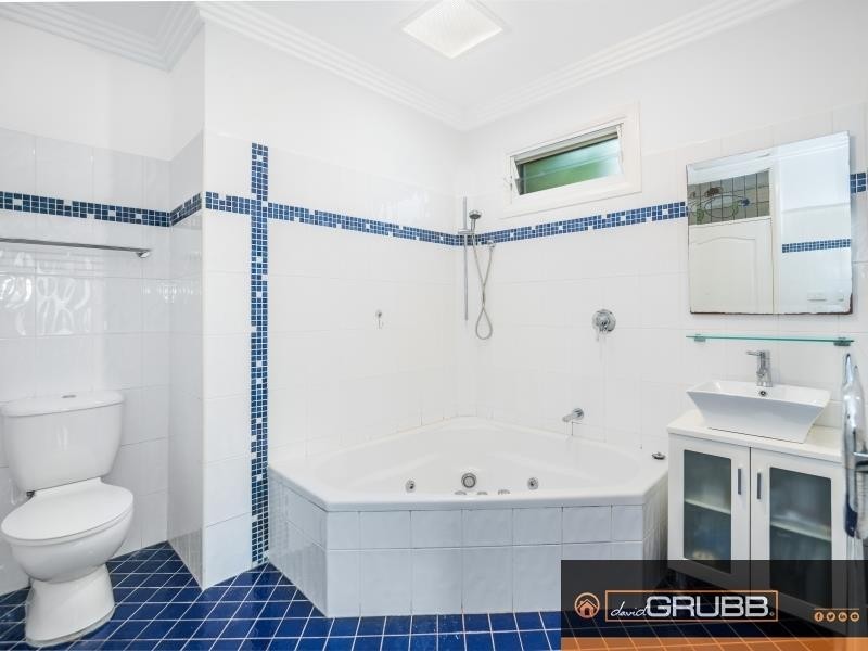 89 Heaslip St, Coniston NSW 2500