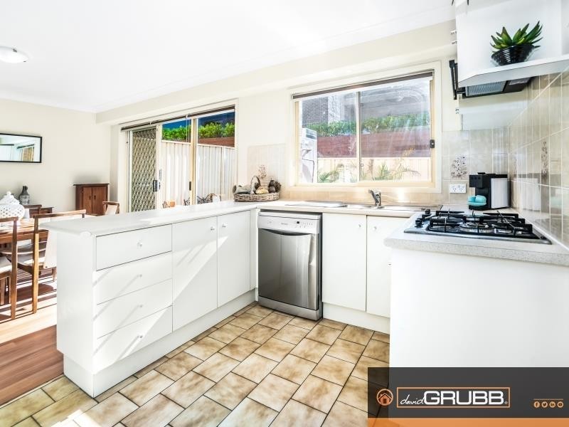 5/28 Railway Pde, Thirroul NSW 2515