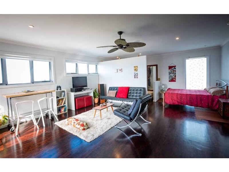 23b Cuthbert Dr, Mount Warrigal NSW 2528