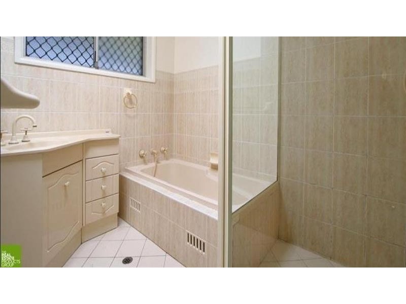 23 Iris Ave, Coniston NSW 2500