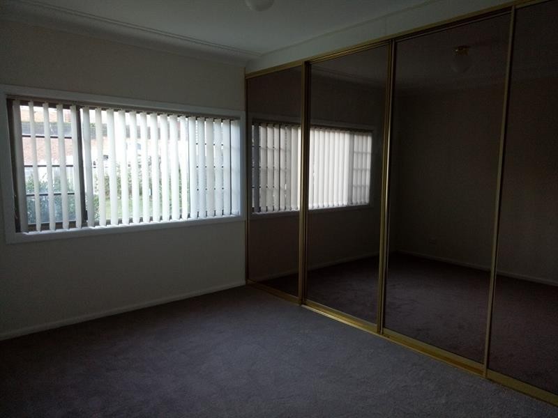 15 Kembla St, Balgownie NSW 2519