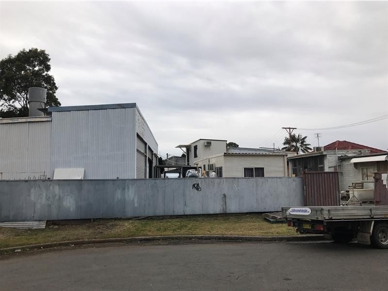 1 Chapman St, Fairy Meadow NSW 2519