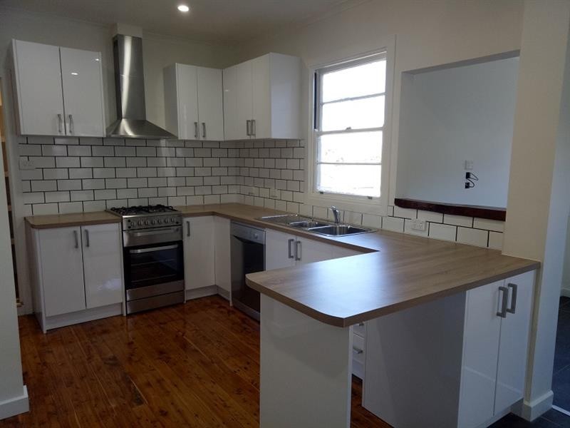 72 Taronga St, Mount Saint Thomas NSW 2500