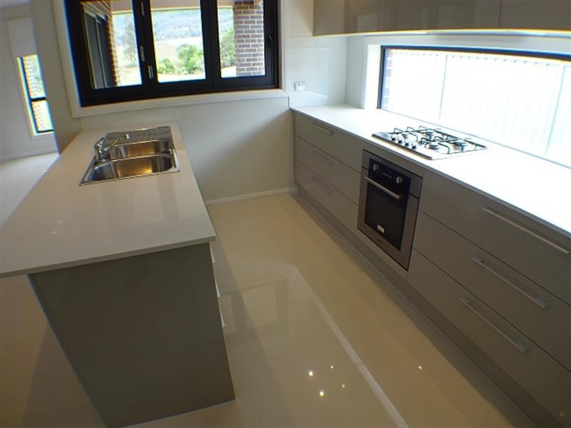 17 Cloverfield  Pl, Horsley NSW 2530