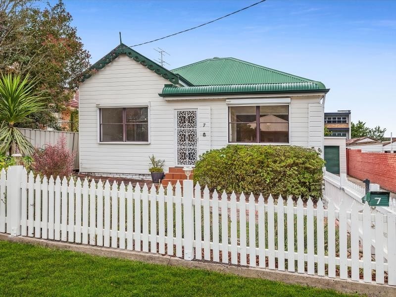 7 Midgely  St, Corrimal NSW 2518