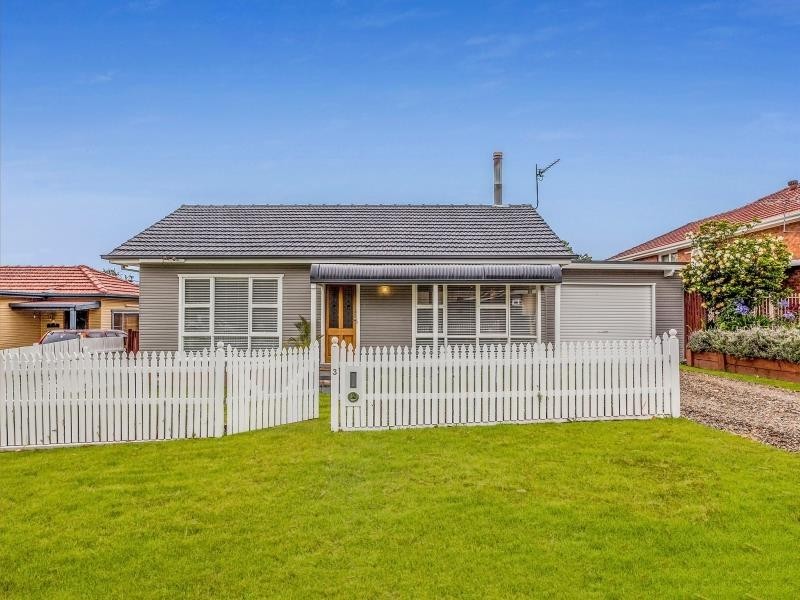 3 Weekes St, Balgownie NSW 2519