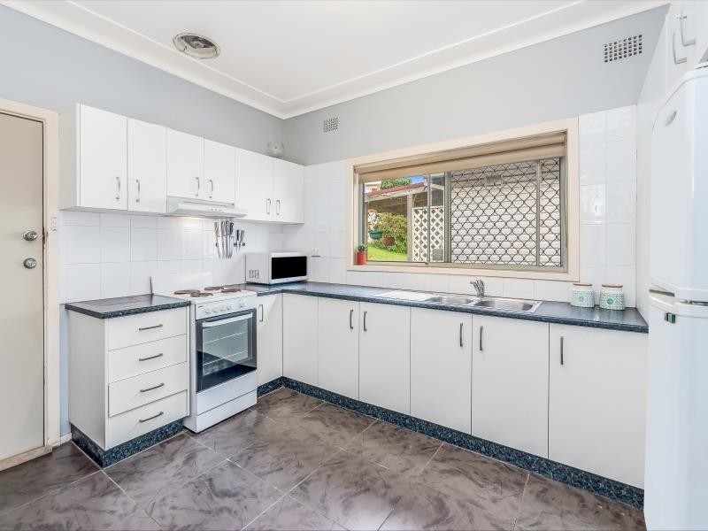 56 Figtree Cres, Figtree NSW 2525