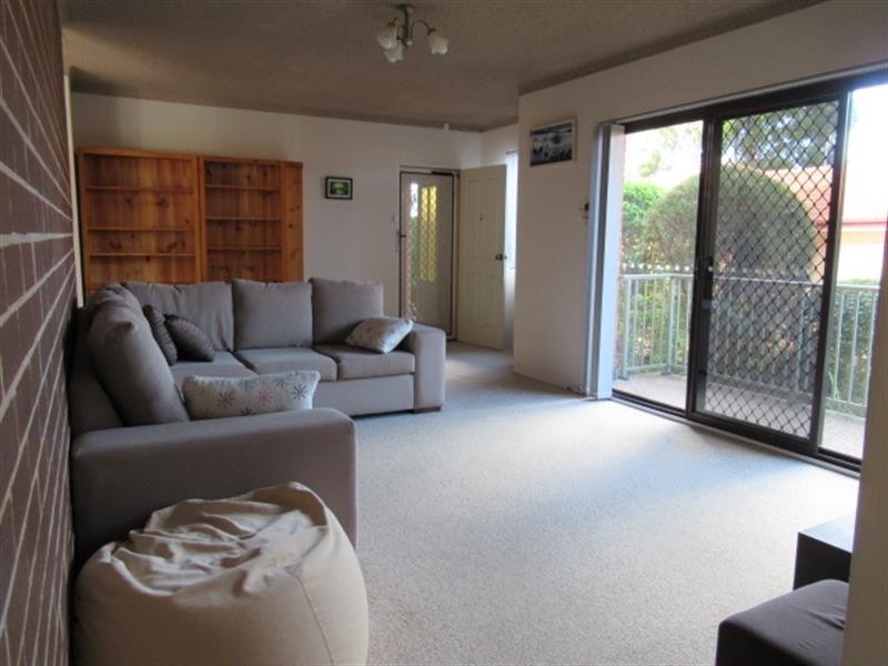 1/131 Princes Highway, Corrimal NSW 2518