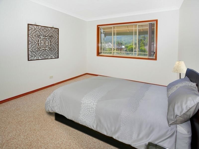 1/215 Lawrence Hargrave Dr, Thirroul NSW 2515