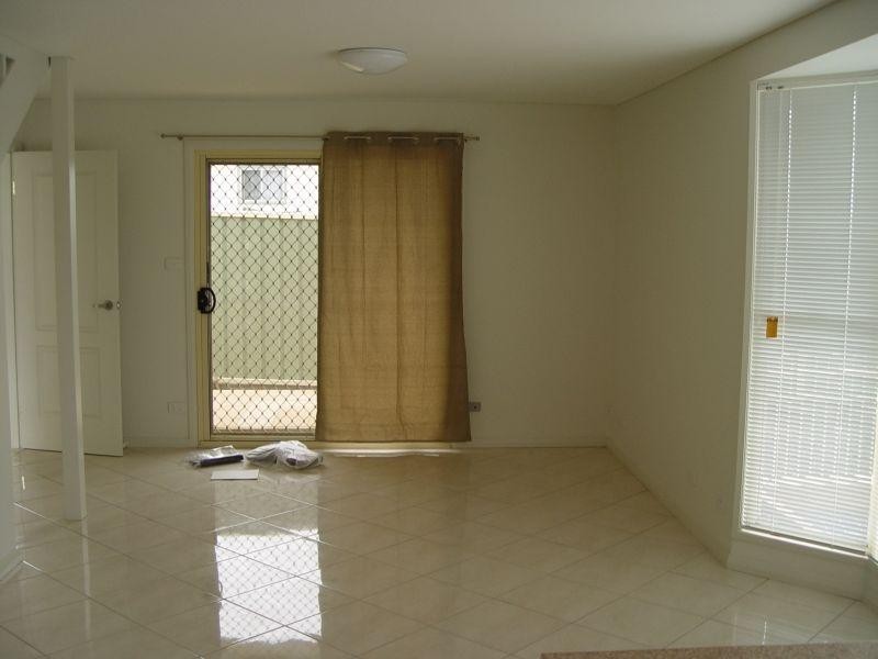 1/6 John St, Woonona NSW 2517