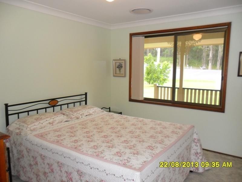 207 Charlotte Bay St, Pacific Palms NSW 2428