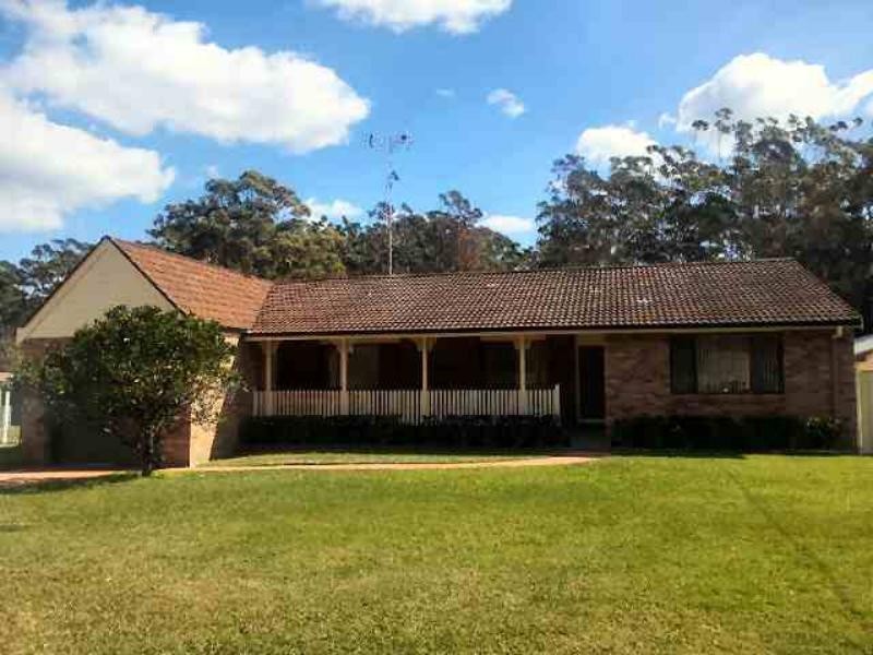 207 Charlotte Bay St, Pacific Palms NSW 2428