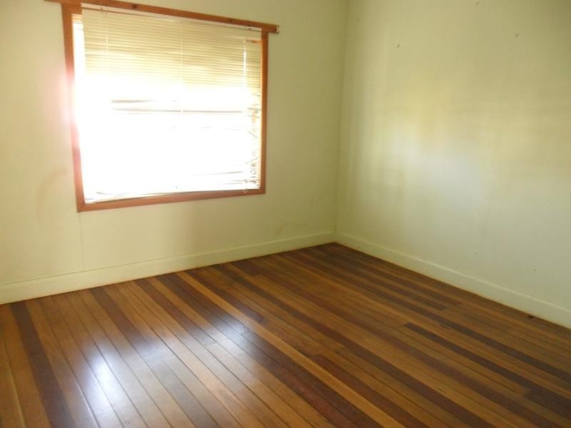 13 Macintosh St, Forster NSW 2428