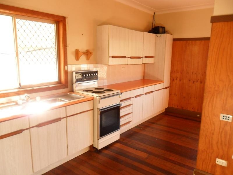 13 Macintosh St, Forster NSW 2428