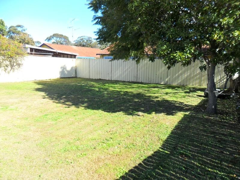 13 Macintosh St, Forster NSW 2428