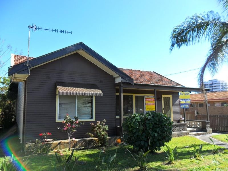 13 Macintosh St, Forster NSW 2428