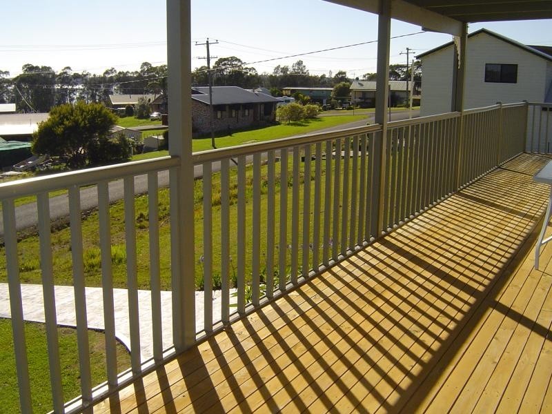 33 Warralong St, Coomba Park NSW 2428