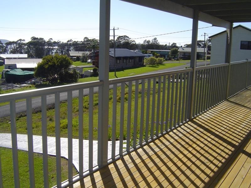 33 Warralong St, Coomba Park NSW 2428