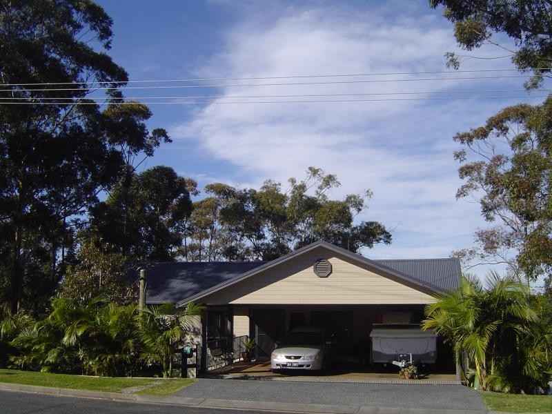 5 Gordon Cres, Pacific Palms NSW 2428