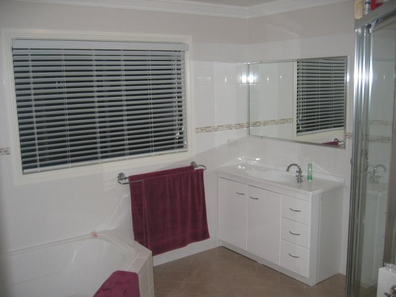 5 Gordon Cres, Pacific Palms NSW 2428