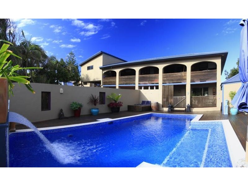 8 Croll St, Blueys Beach NSW 2428