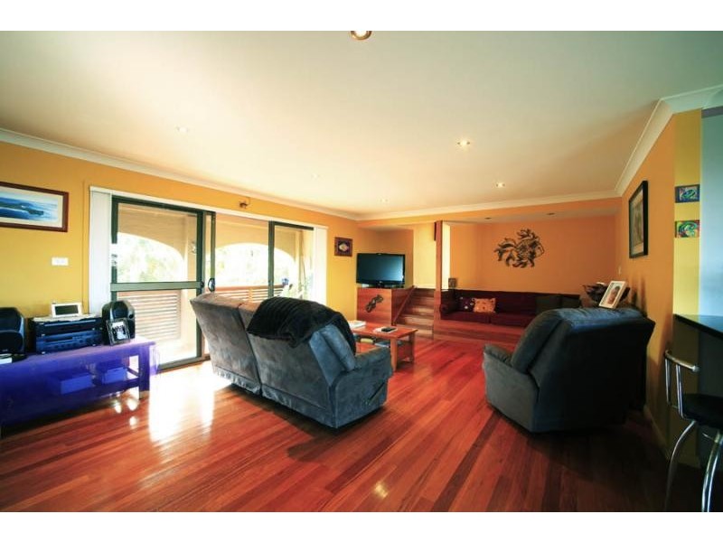 8 Croll St, Blueys Beach NSW 2428