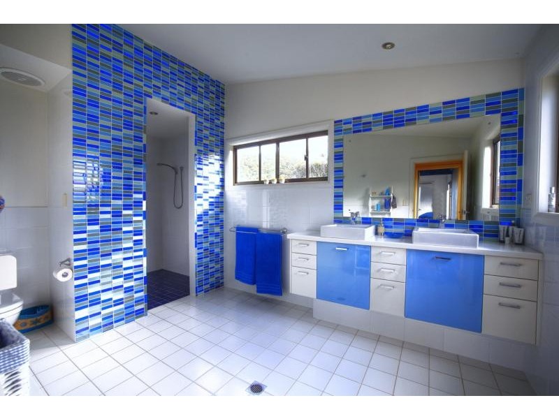 8 Croll St, Blueys Beach NSW 2428