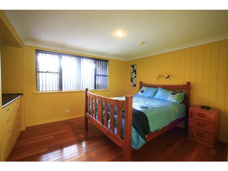 8 Croll St, Blueys Beach NSW 2428